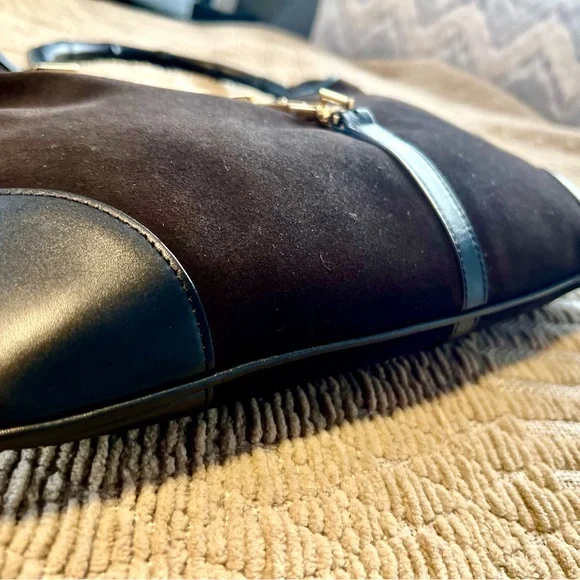 Gucci “Jackie” Vintage Bag.  Brown suede, bamboo handle, and rare crab clasp. - Picture 3 of 12